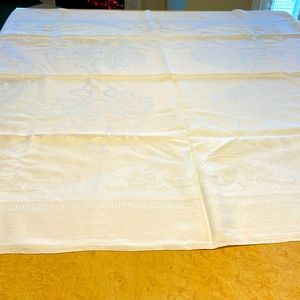 VTG damask light beige tablecloth. Approx 44”46”. Beautiful detail.